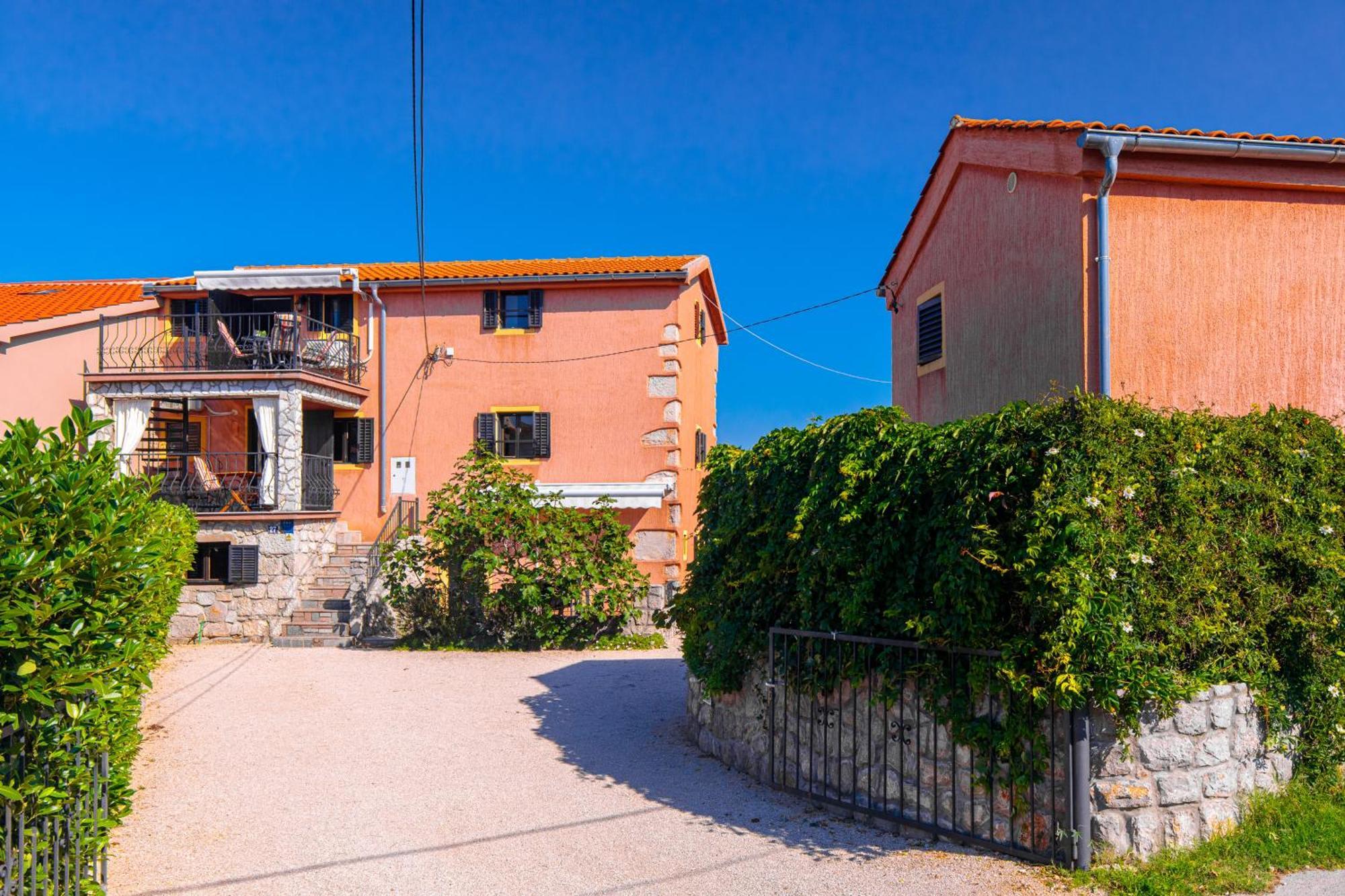 Apartments Lina Vrh  Exterior foto